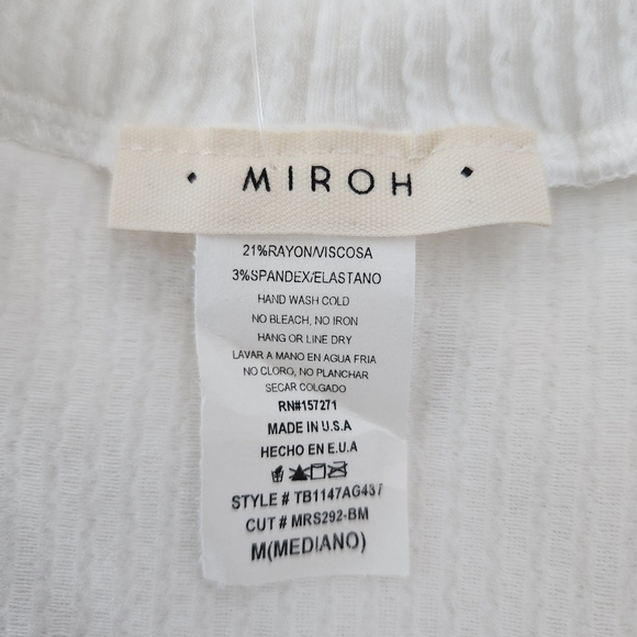 MIROH Textured Ribbed Crop Top. Size Medium. New. - Picture 7 of 7